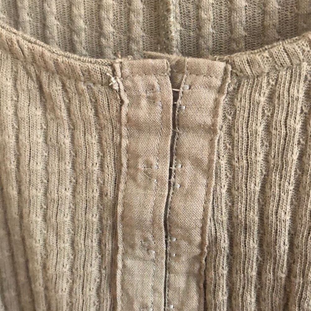 Urban Outfitters Crop Shirt - Picture 3 of 3